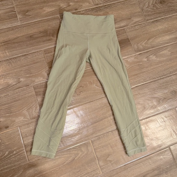 Lululemon Nulu Fold Yoga High-Rise Crop 23" RoseMary Green size 6 - Picture 14 of 14